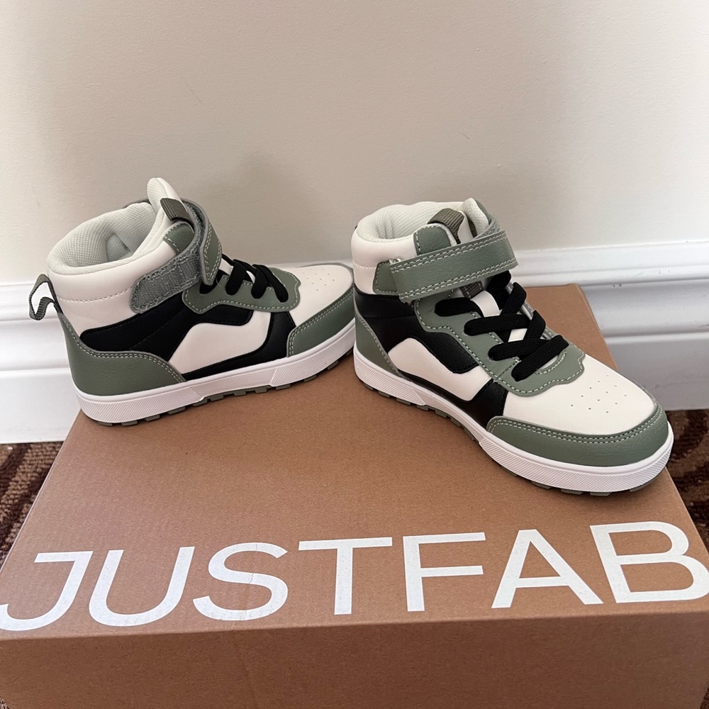 JustFab Hightop sneakers for kids
Size 11/ Brand new